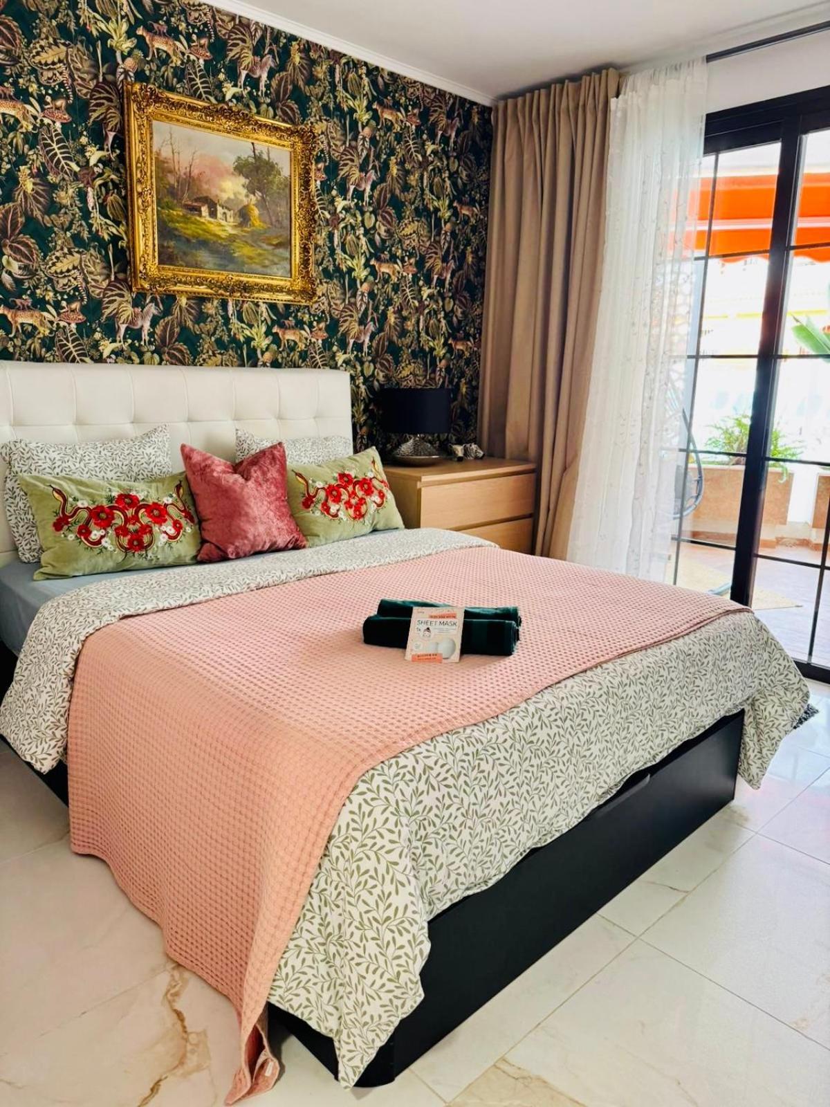 Apartment With Terrace And Pool, Los Cristianos Los Cristianos  Ngoại thất bức ảnh